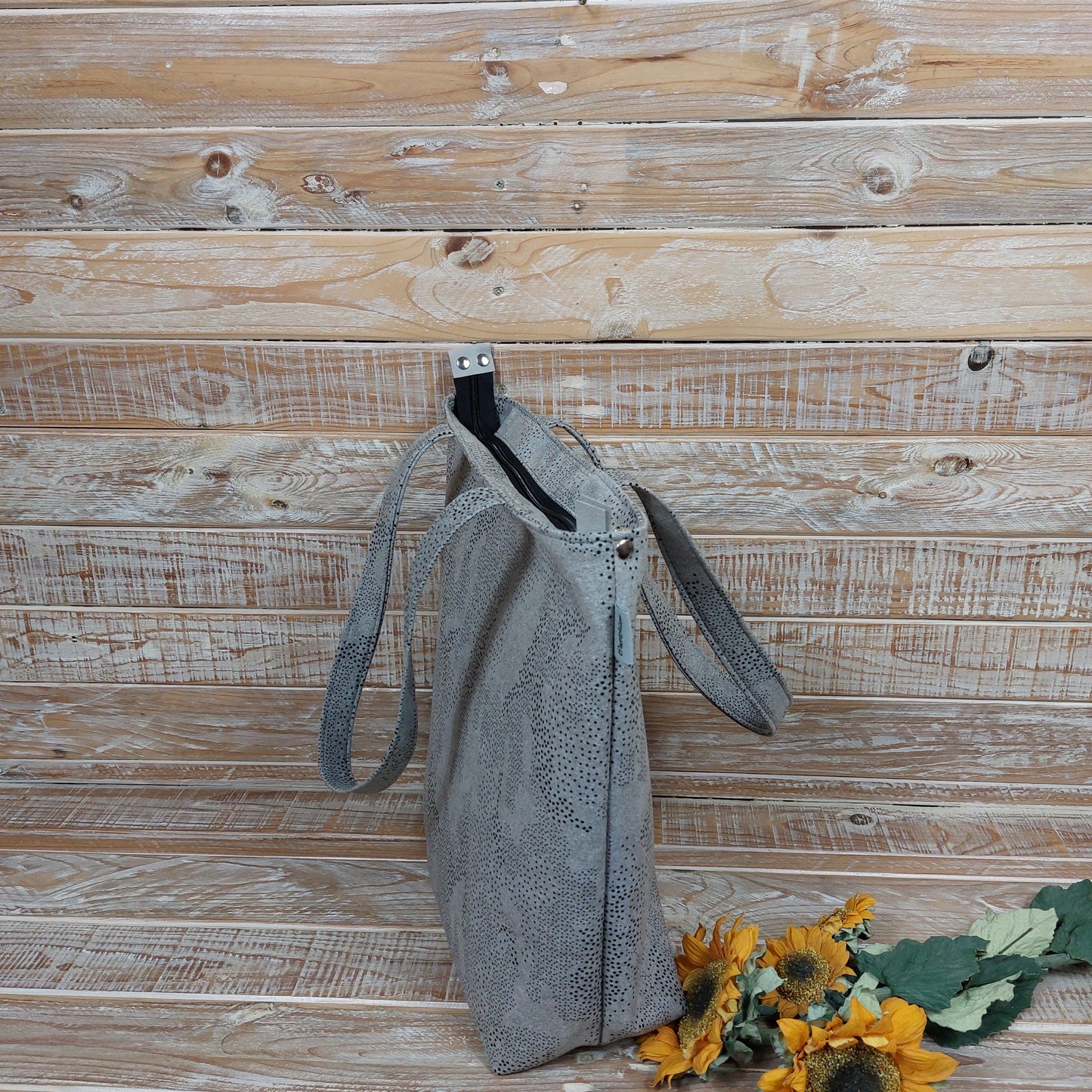 Bruna Shopper L grey polka dots