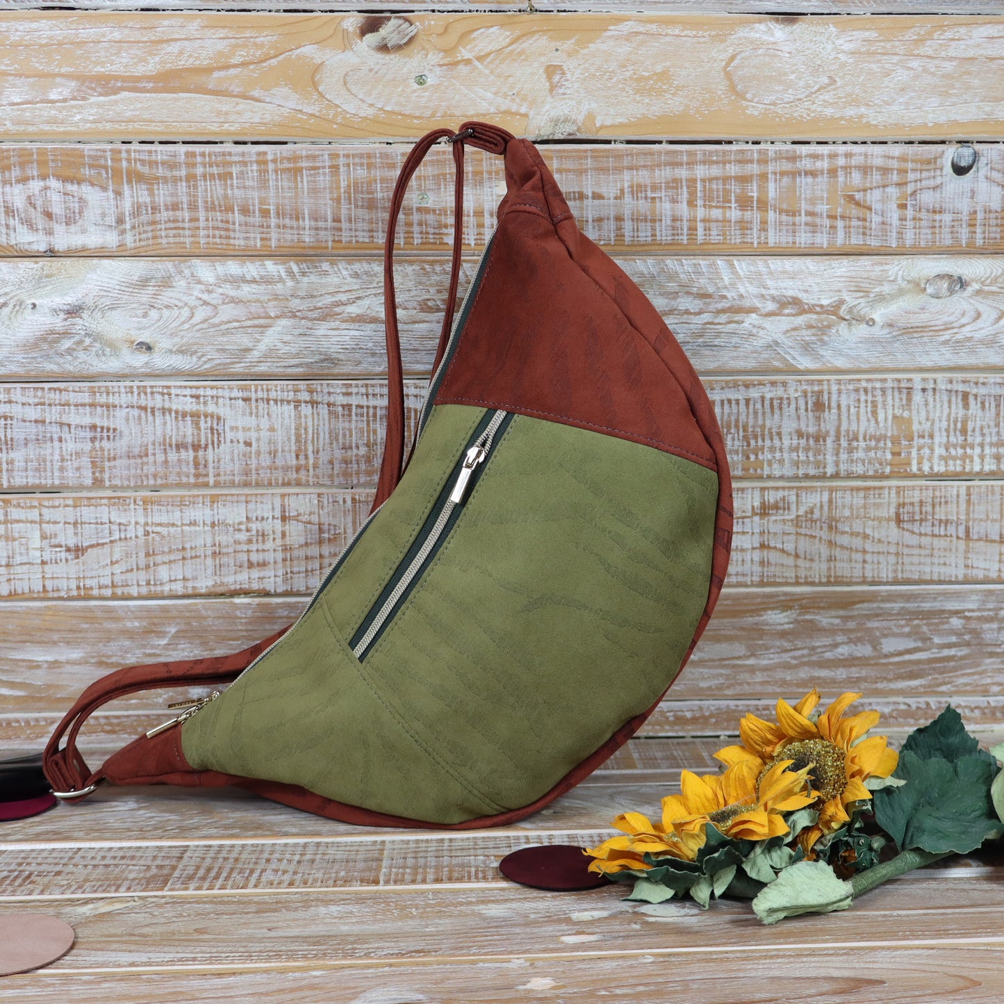 Hobo Bag bruciato con foglie stilizzate