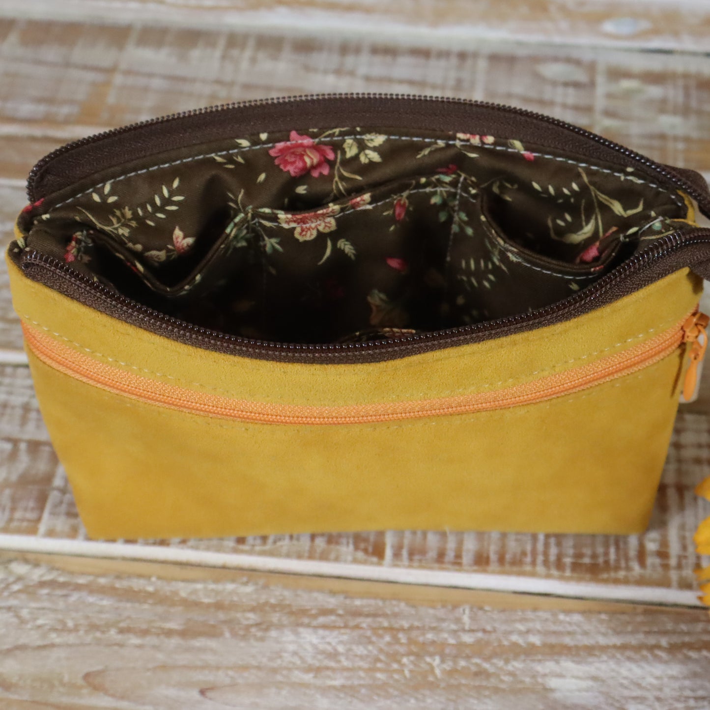 Portafoglio giallo ocra