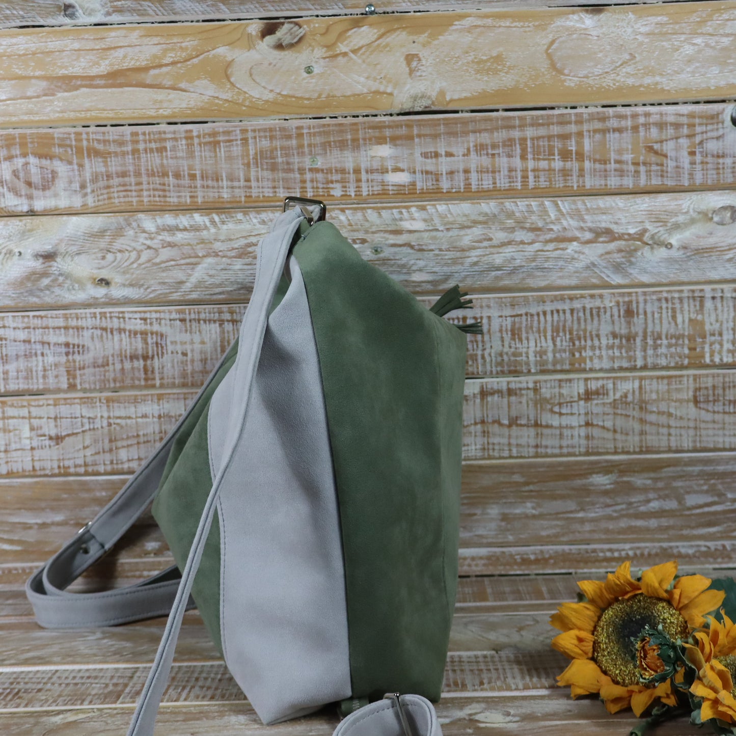 Borsa zaino Anselmina verde salvia  grigio perla